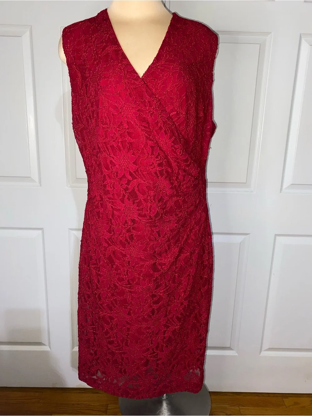 Ralph Lauren Red Lace V‑Neck Sleeveless Sheath Dress, Size 16, Holiday